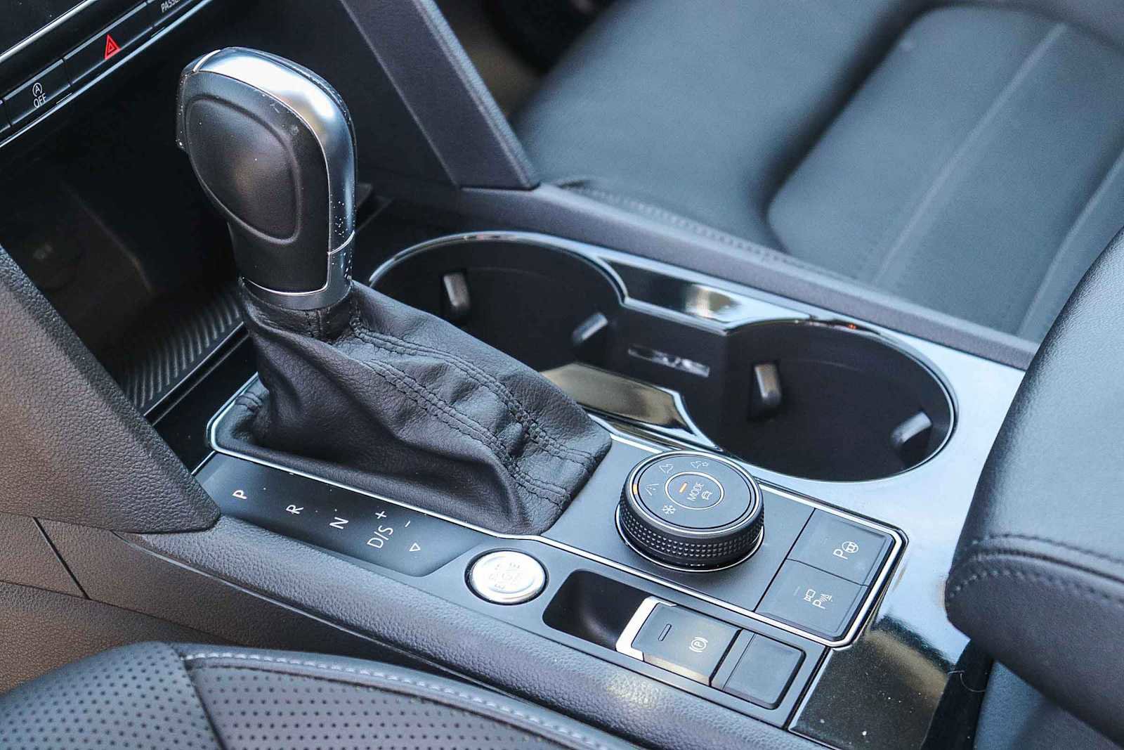 Used 2018 Volkswagen Atlas SEL Premium image 20