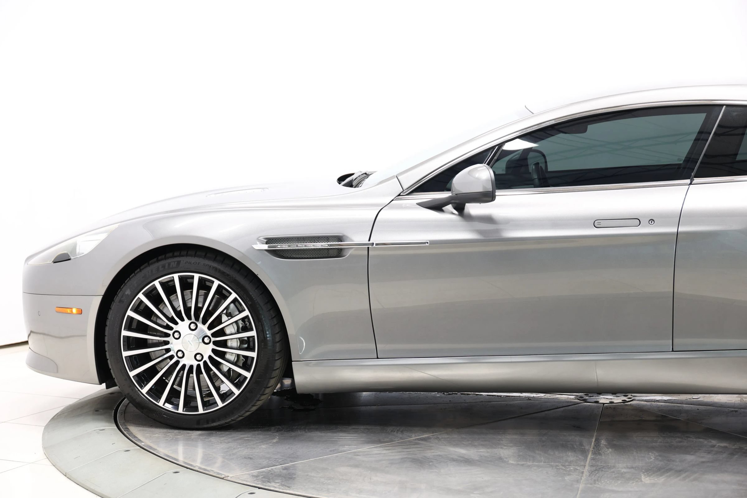 Used 2015 Aston Martin Rapide S RWD image 8