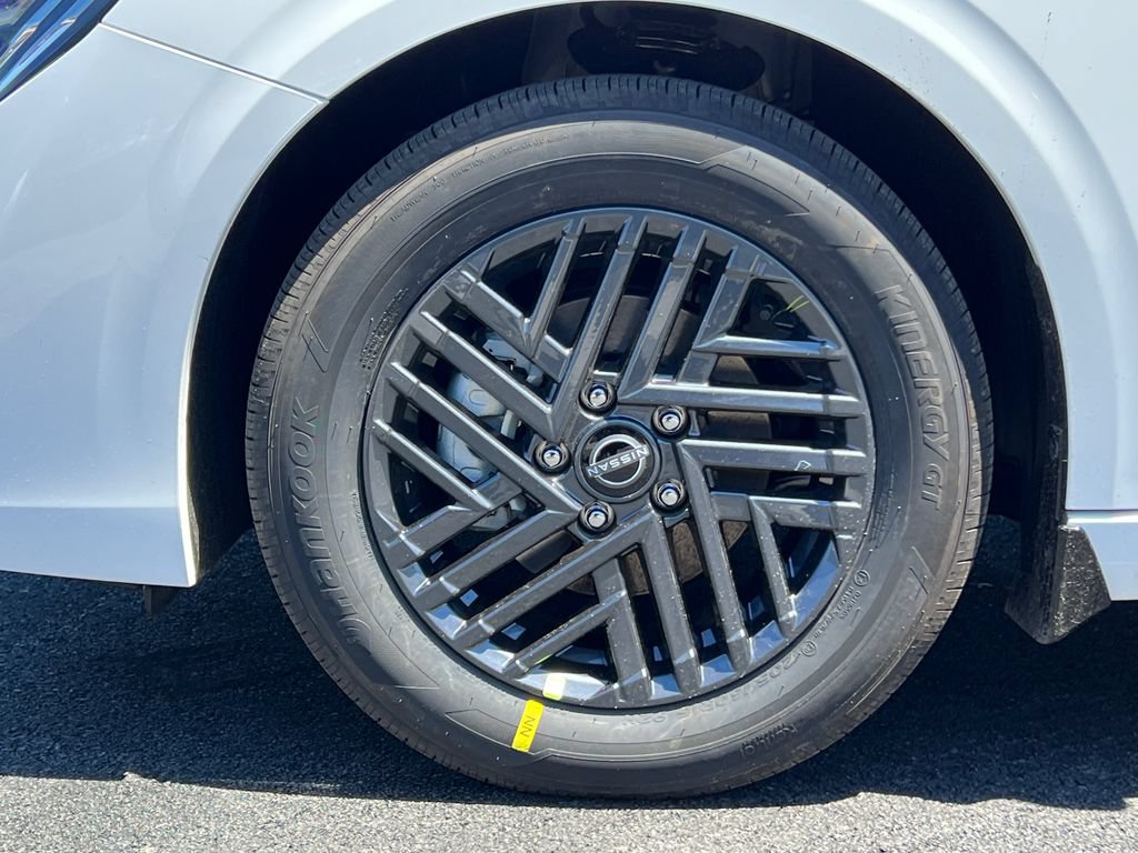 New 2026 Nissan Sentra SV w/ SV Convenience Package FWD image 5