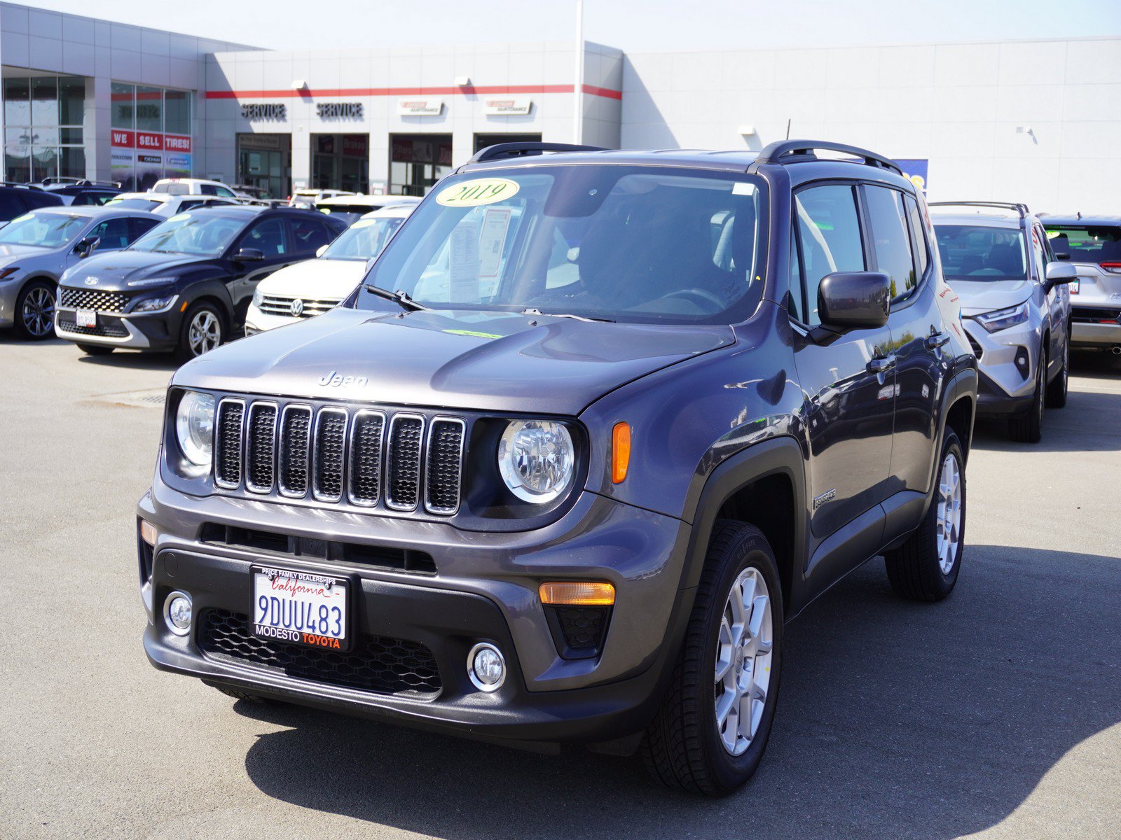 Used 2019 Jeep Renegade Latitude w/ Trailer Tow Group AWD/4WD image 7