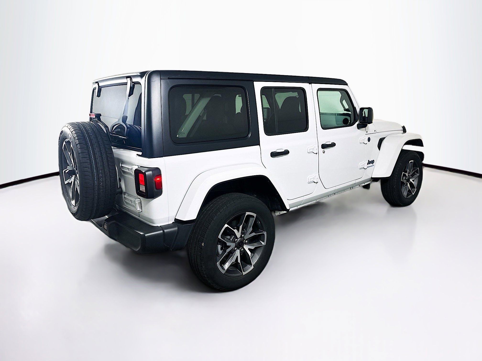 Used 2024 Jeep Wrangler Sport S w/ Convenience Group image 9
