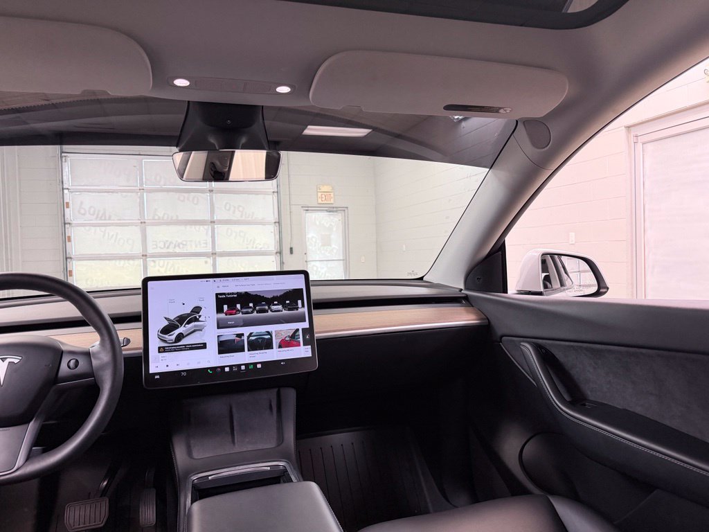 Used 2022 Tesla Model Y Long Range AWD/4WD image 29