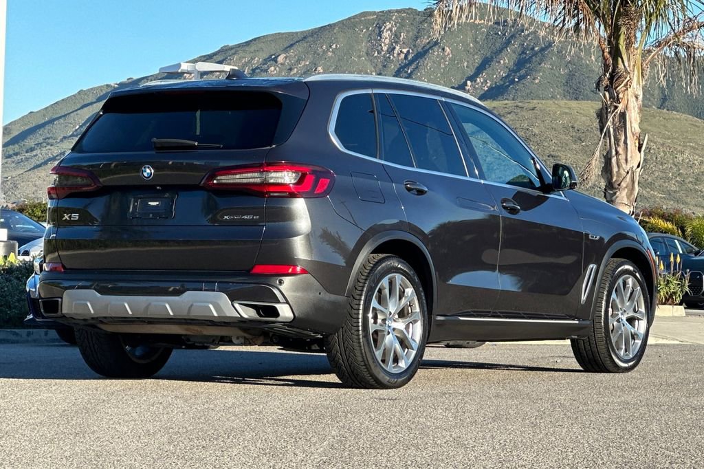 Used 2022 BMW X5 xDrive45e w/ Parking Assistance Package image 3