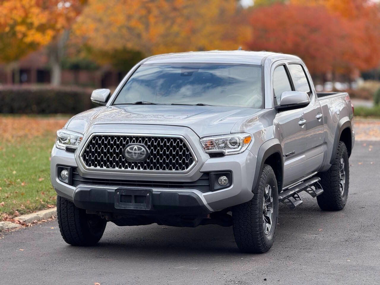 Used 2019 Toyota Tacoma TRD Off-Road image 2