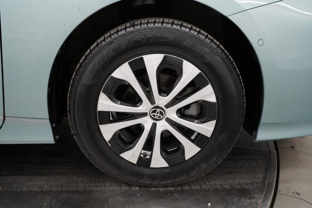 Used 2020 Toyota Prius XLE AWD/4WD image 53