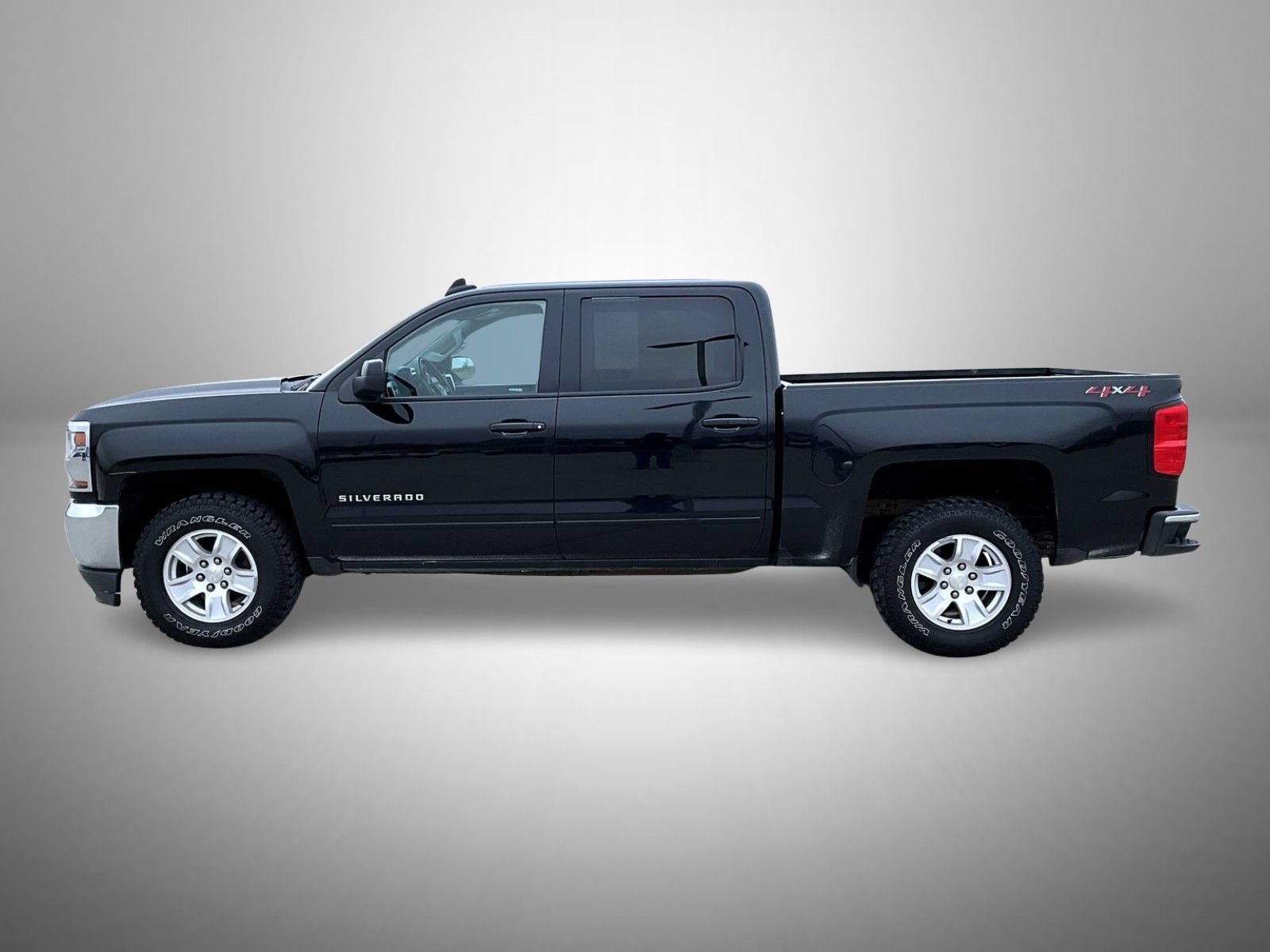 Used 2018 Chevrolet Silverado 1500 LT w/ Trailering Package AWD/4WD image 8