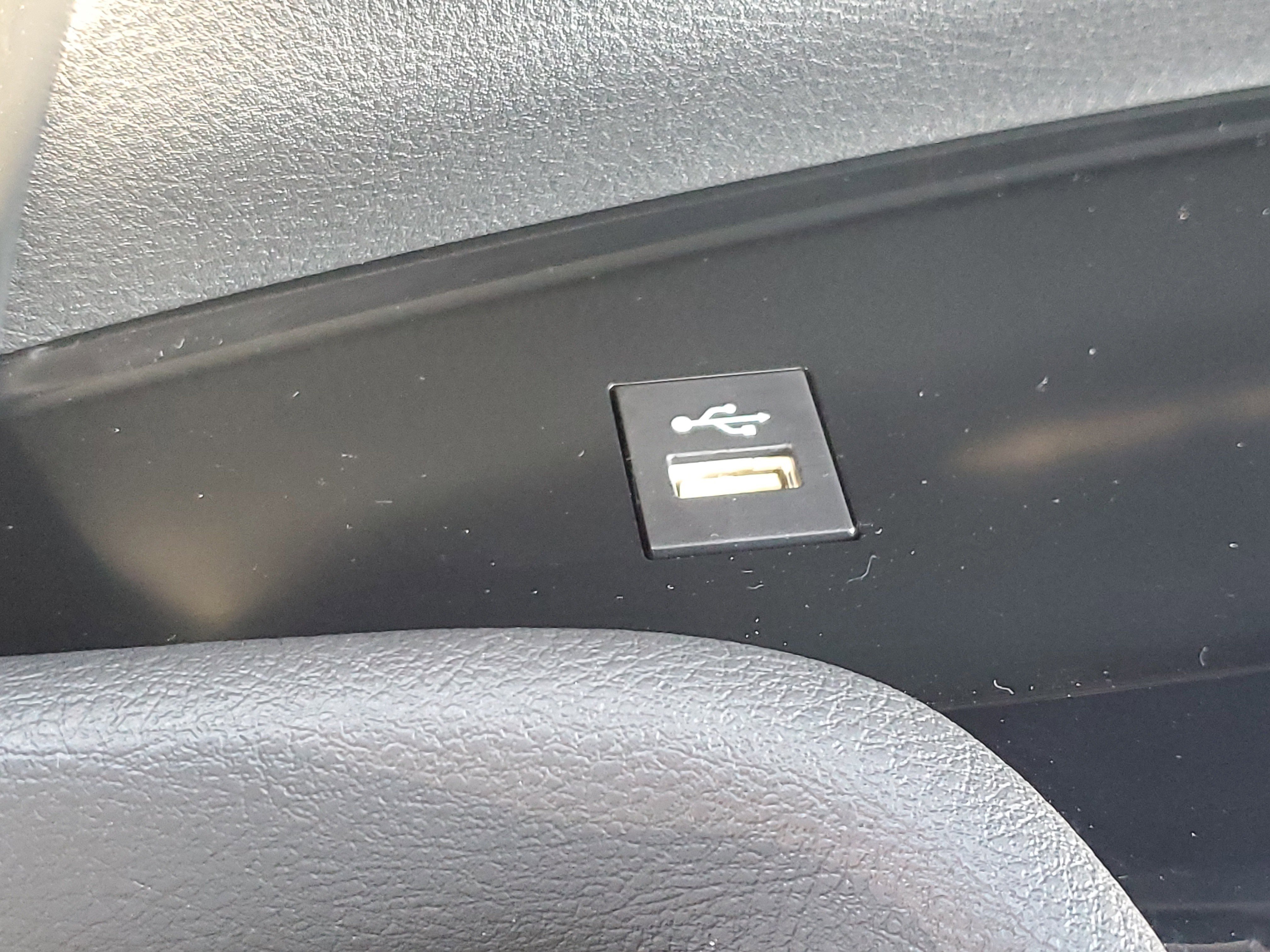 Used 2025 Toyota Sienna Limited image 29