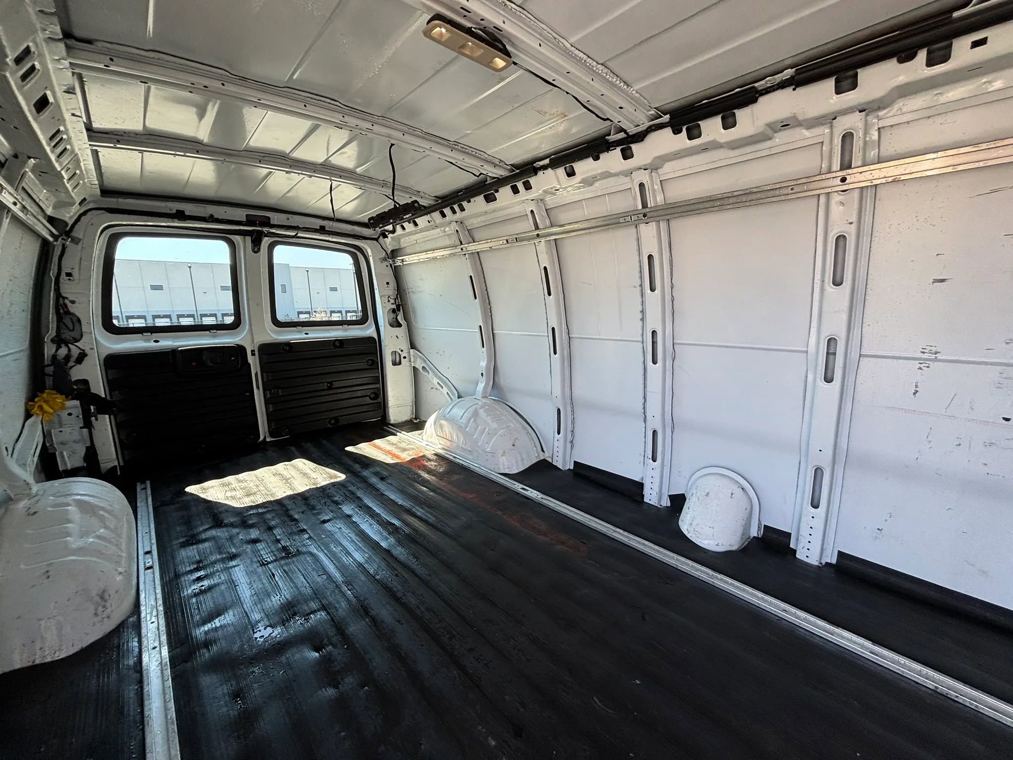 Used 2019 Chevrolet Express 2500 Extended w/ Driver Convenience Package RWD image 20