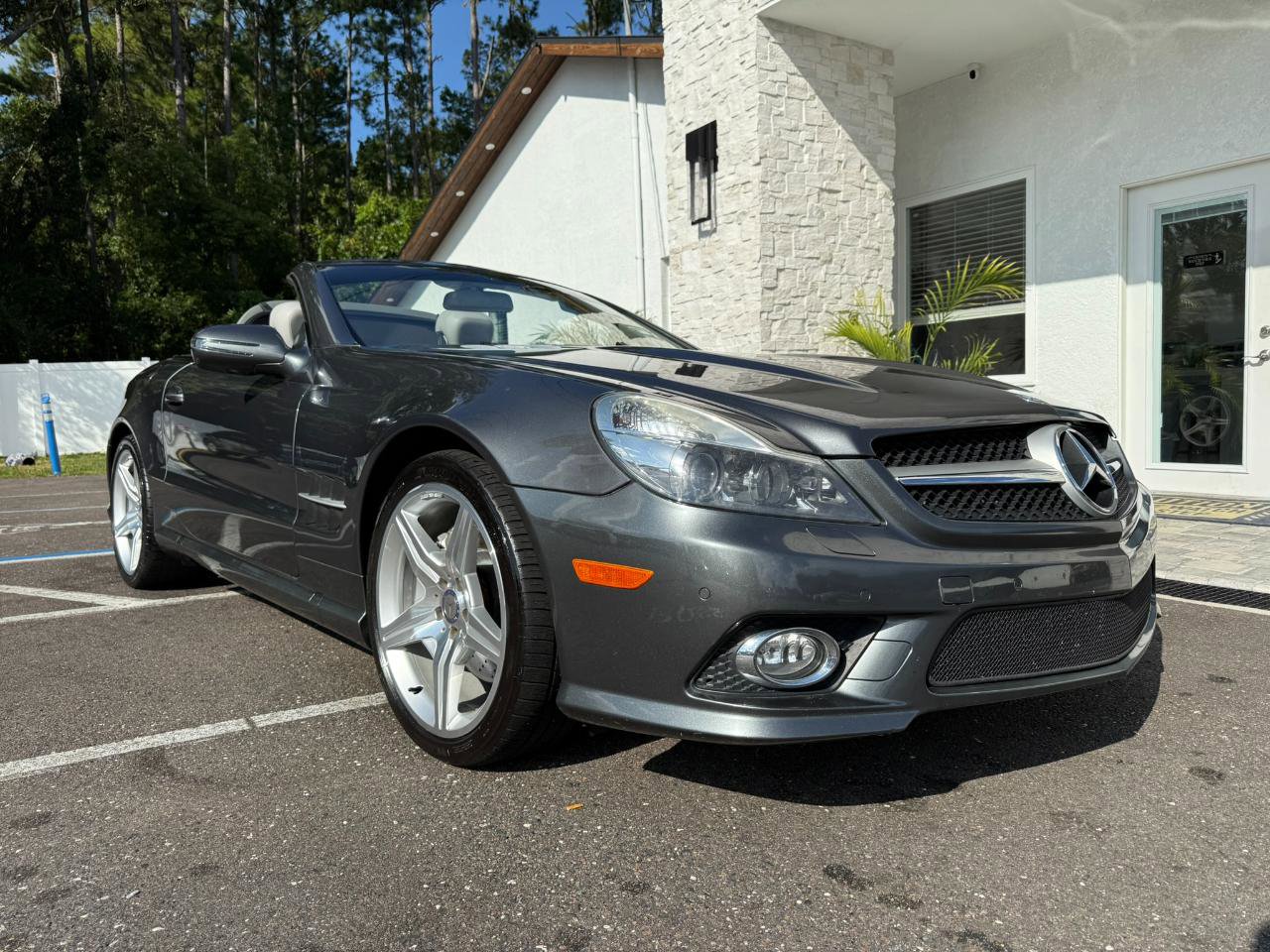Used 2012 Mercedes-Benz SL 550 image 17