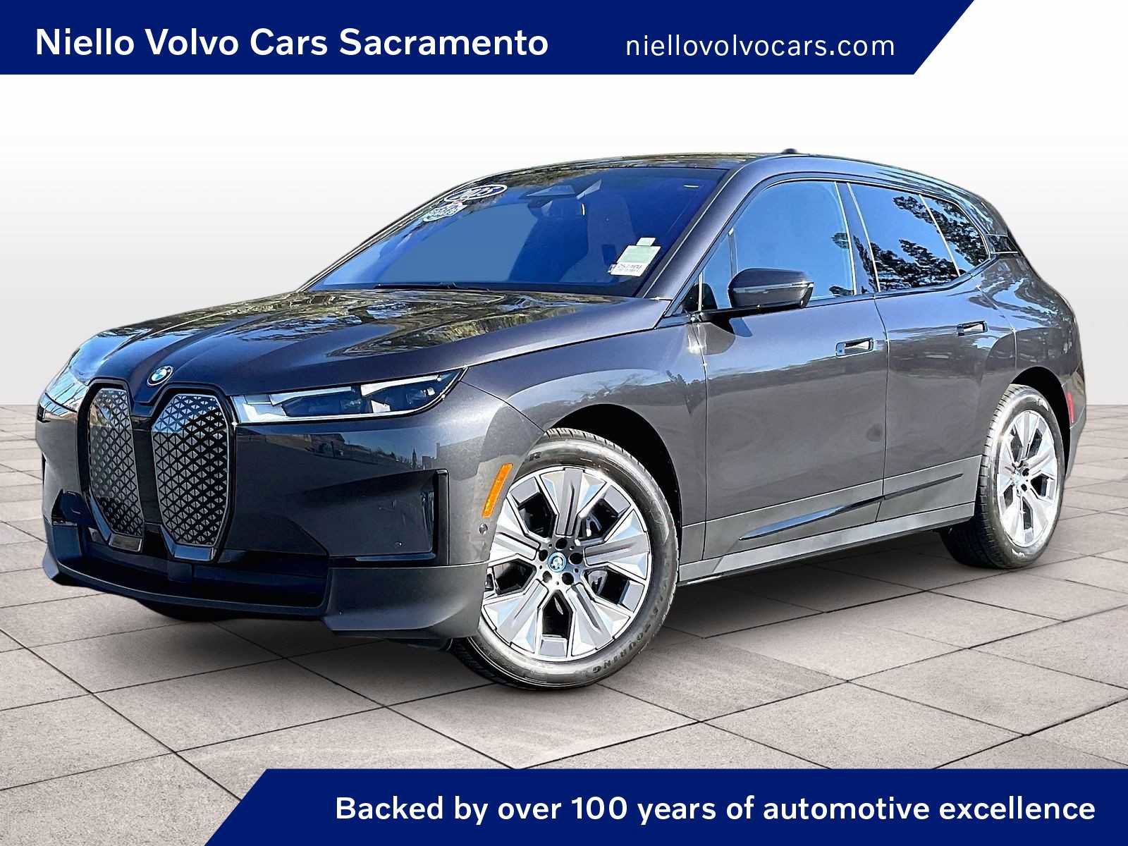 Used 2025 BMW iX xDrive50 w/ Convenience Package image 1