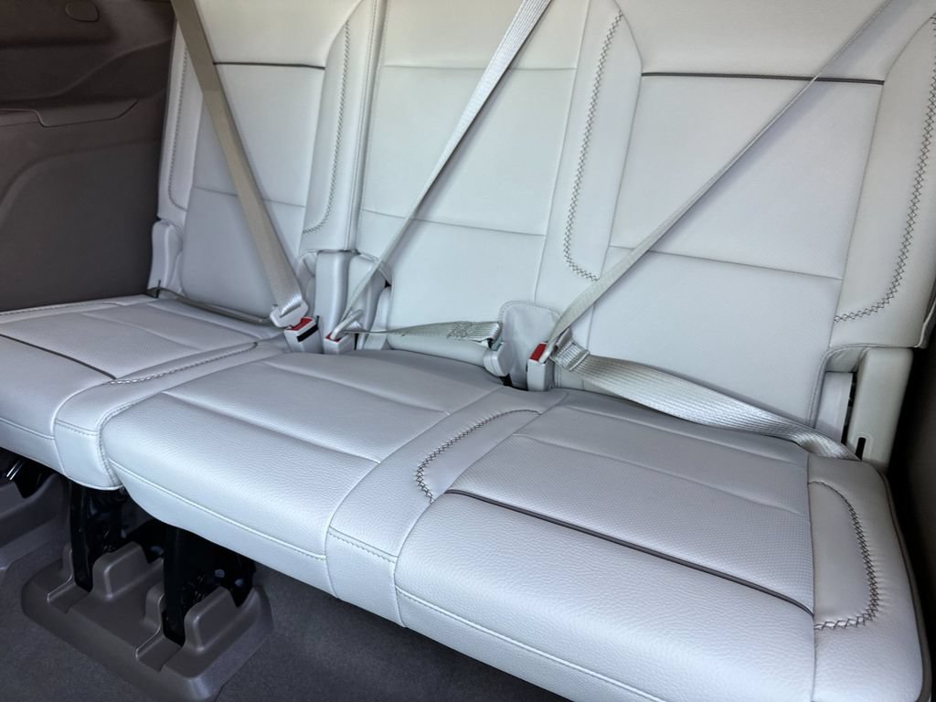 Used 2026 GMC Yukon Denali RWD image 14