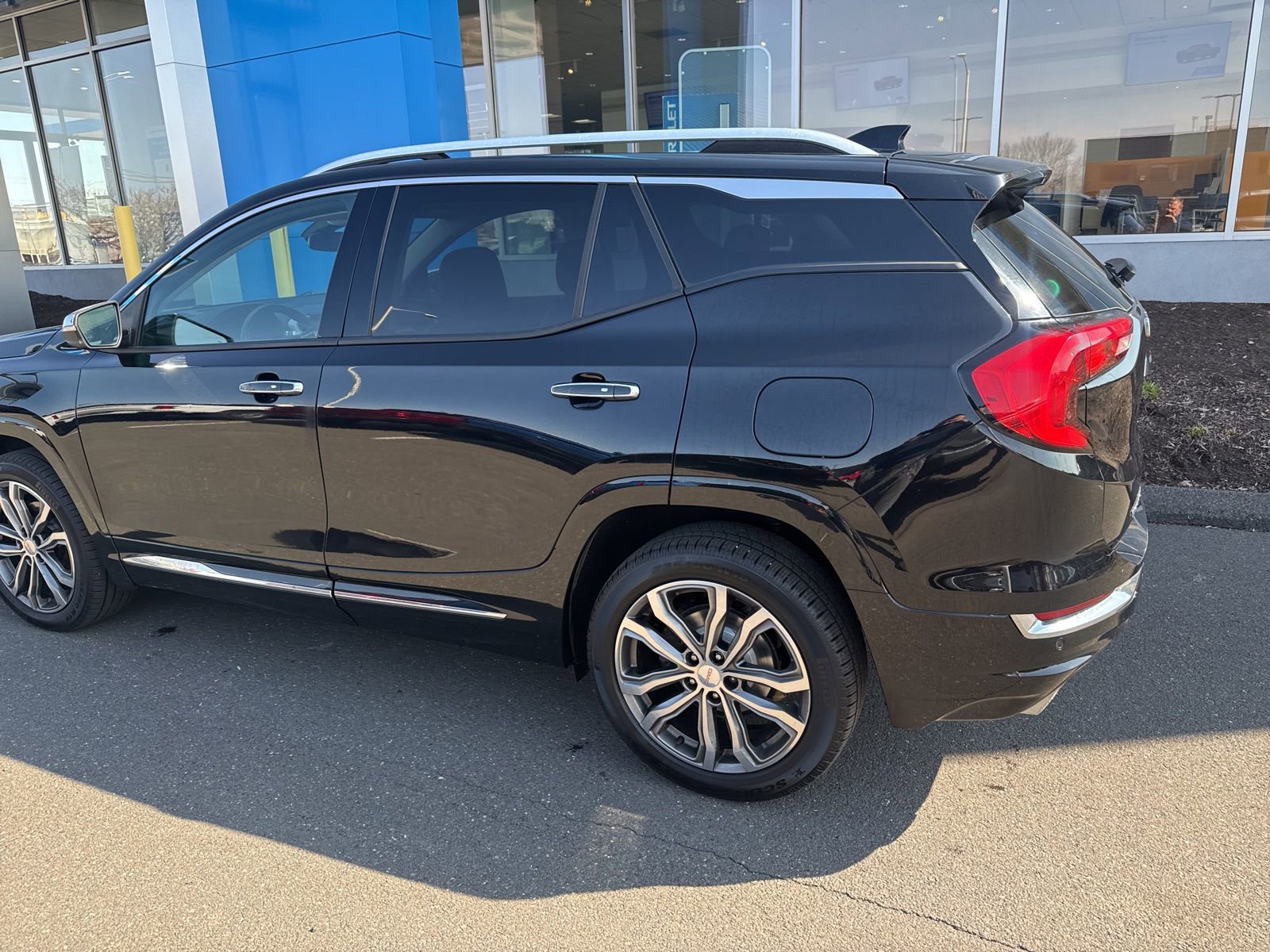 Used 2018 GMC Terrain Denali w/ Comfort Package image 9