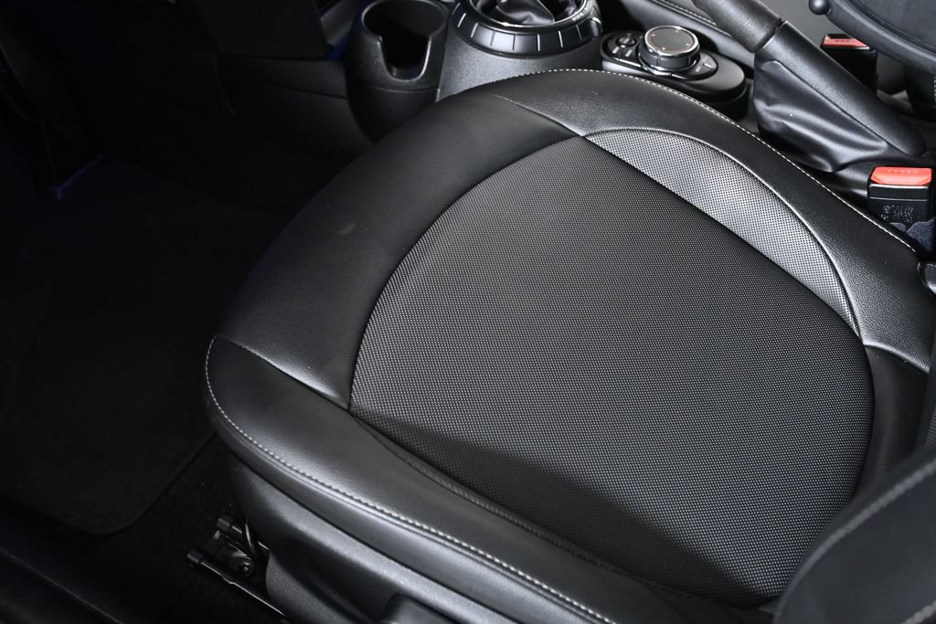 Used 2015 MINI Cooper 4-Door Hardtop FWD image 23