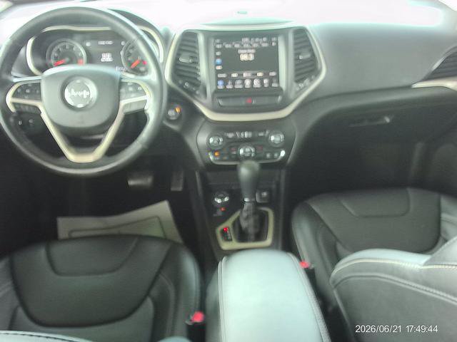 Used 2015 Jeep Cherokee Limited w/ Luxury Group AWD/4WD image 6