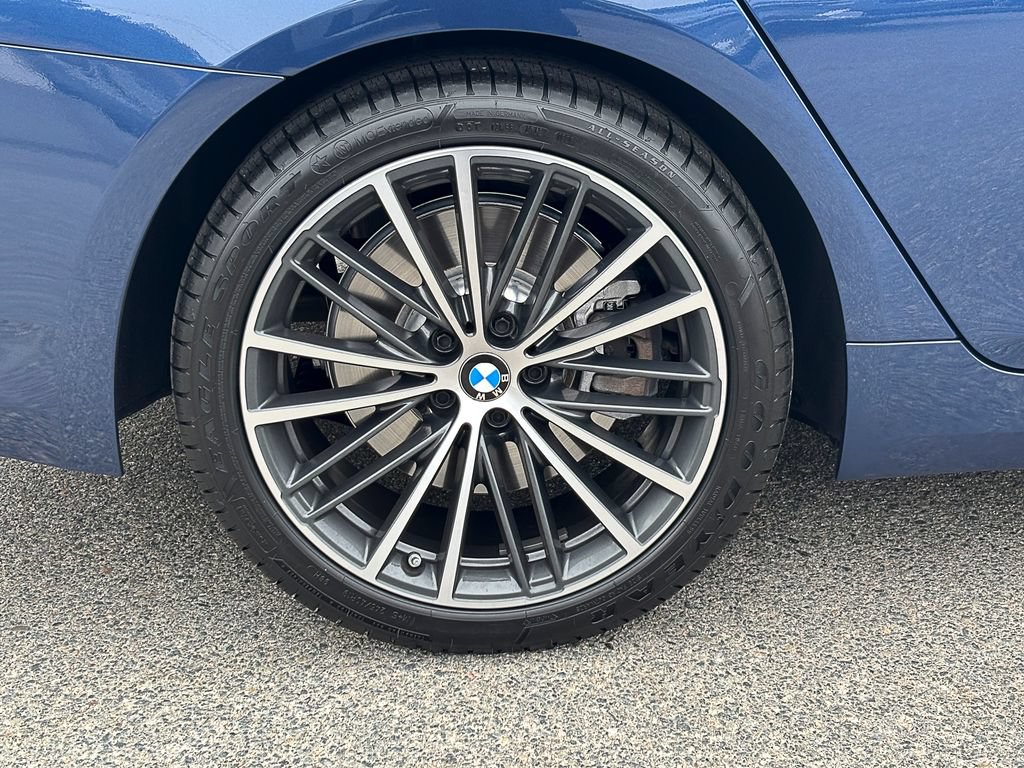 Used 2023 BMW 540i w/ Premium Package RWD image 9