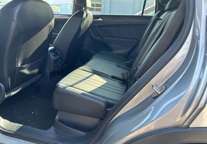 Used 2023 Volkswagen Tiguan SE R-Line image 10