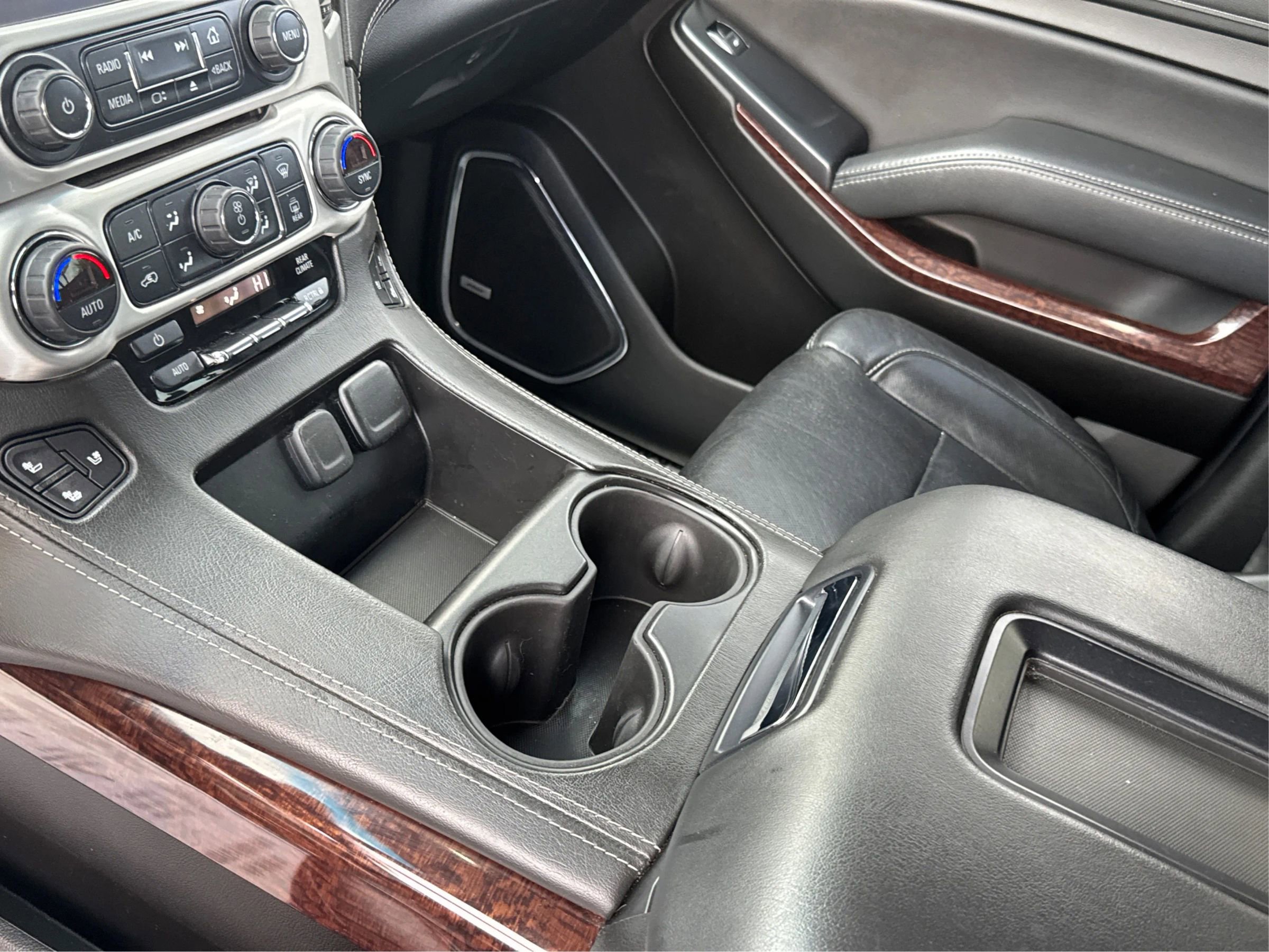 Used 2019 GMC Yukon XL SLT AWD/4WD image 19