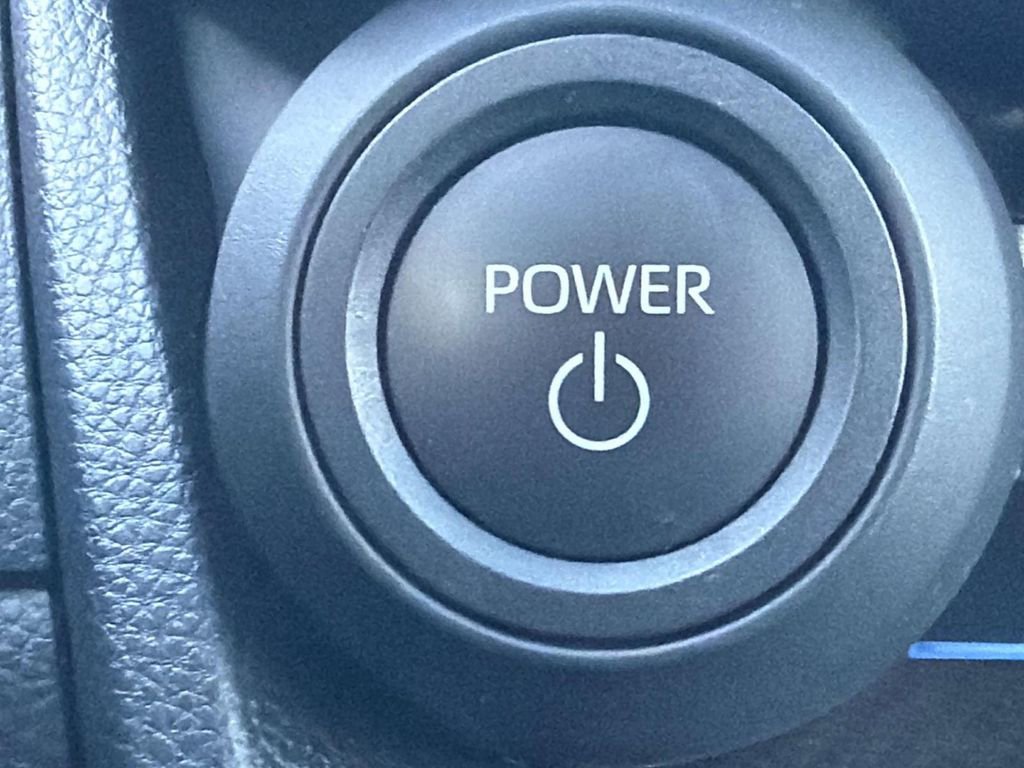 Used 2025 Toyota Prius XLE image 21