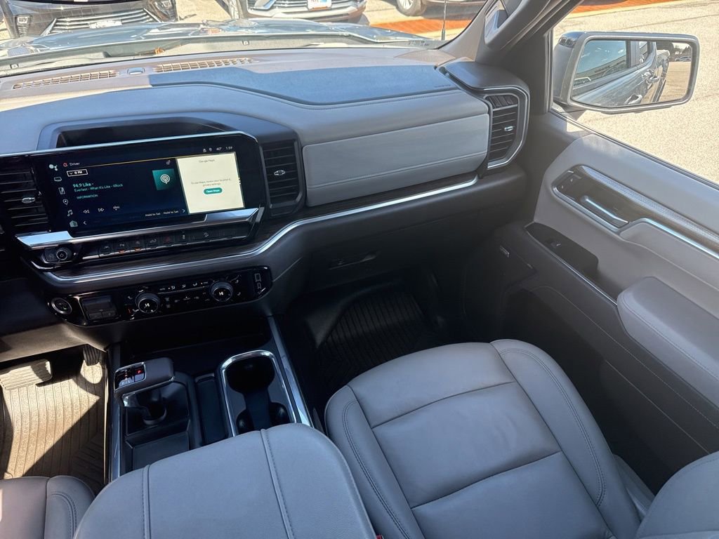 Used 2025 Chevrolet Silverado 1500 RST AWD/4WD image 13