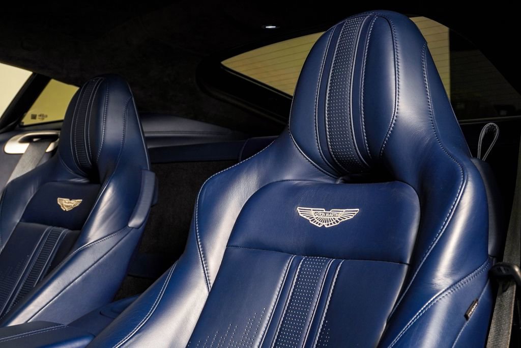 Used 2019 Aston Martin V8 Vantage Coupe image 21