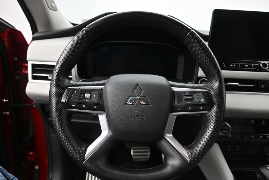 Used 2025 Mitsubishi Outlander SEL FWD image 13