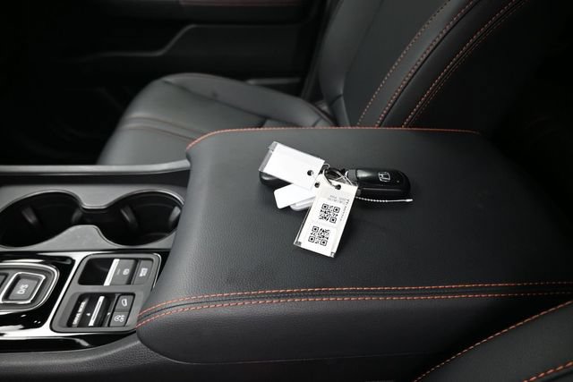 Used 2025 Honda Pilot TrailSport image 9