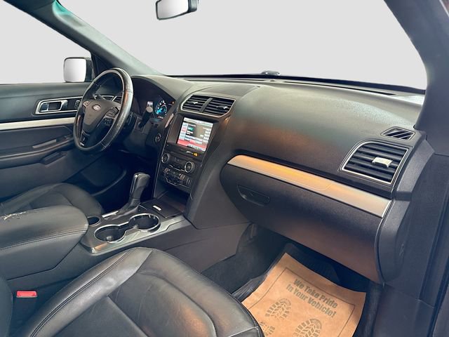 Used 2016 Ford Explorer XLT w/ Equipment Group 202A image 29
