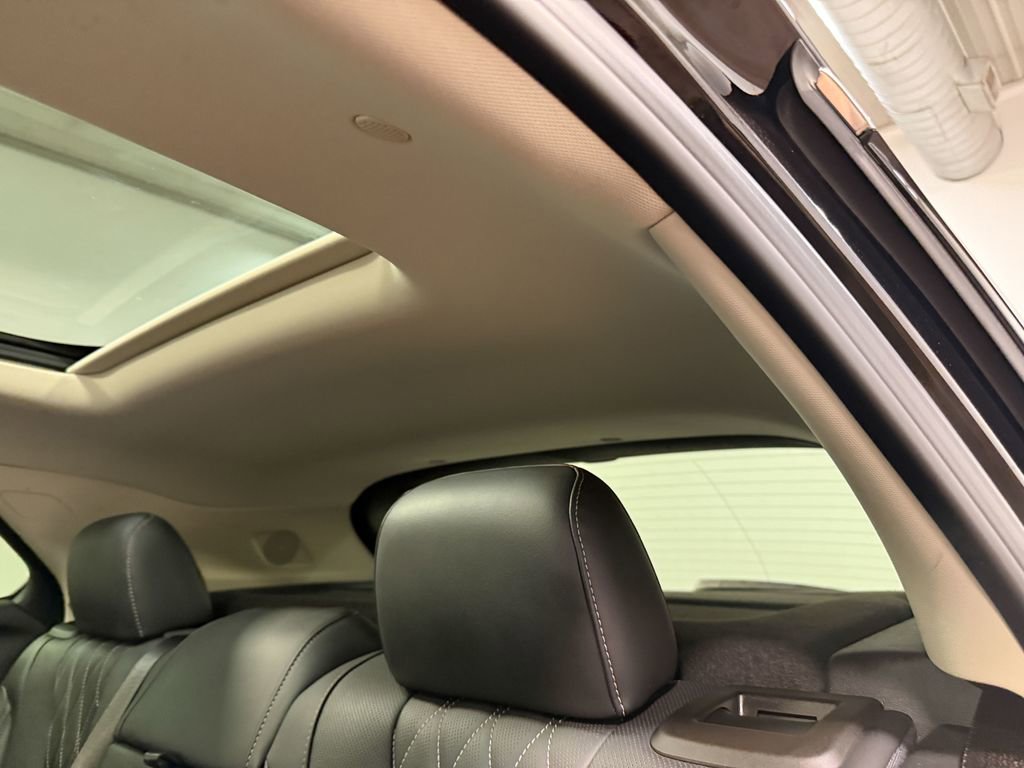 Used 2023 Buick Envision Avenir AWD/4WD image 49
