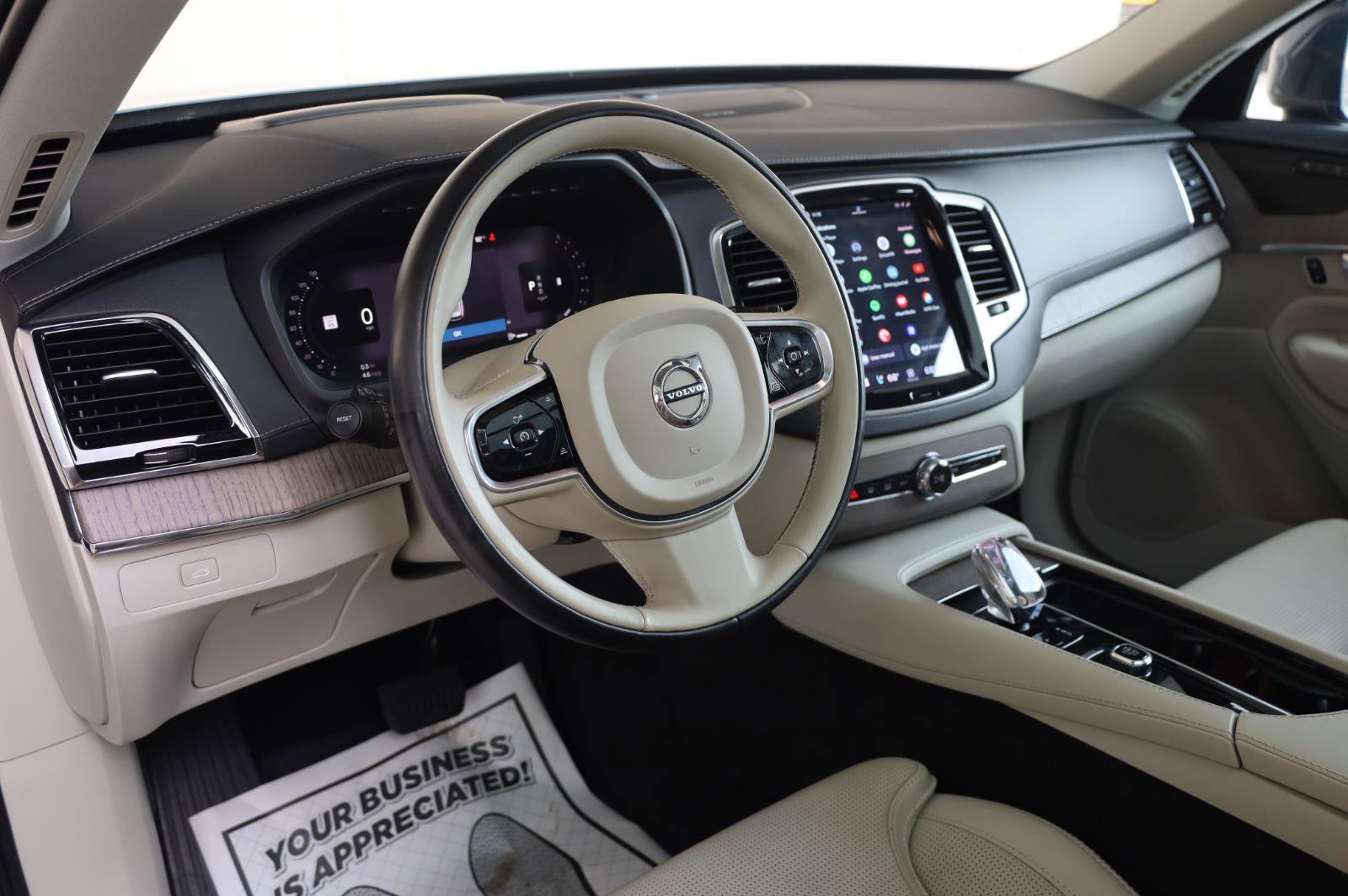 Used 2023 Volvo XC90 B6 Ultimate w/ Protection Package Premier AWD/4WD image 16