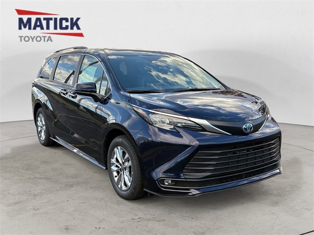 New 2025 Toyota Sienna XLE