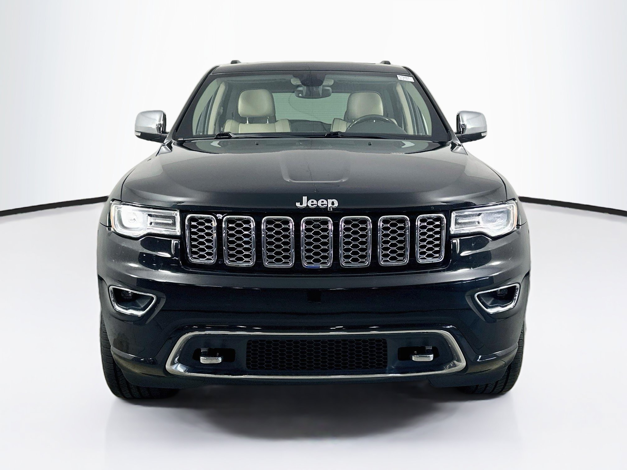 Used 2017 Jeep Grand Cherokee Overland AWD/4WD image 2