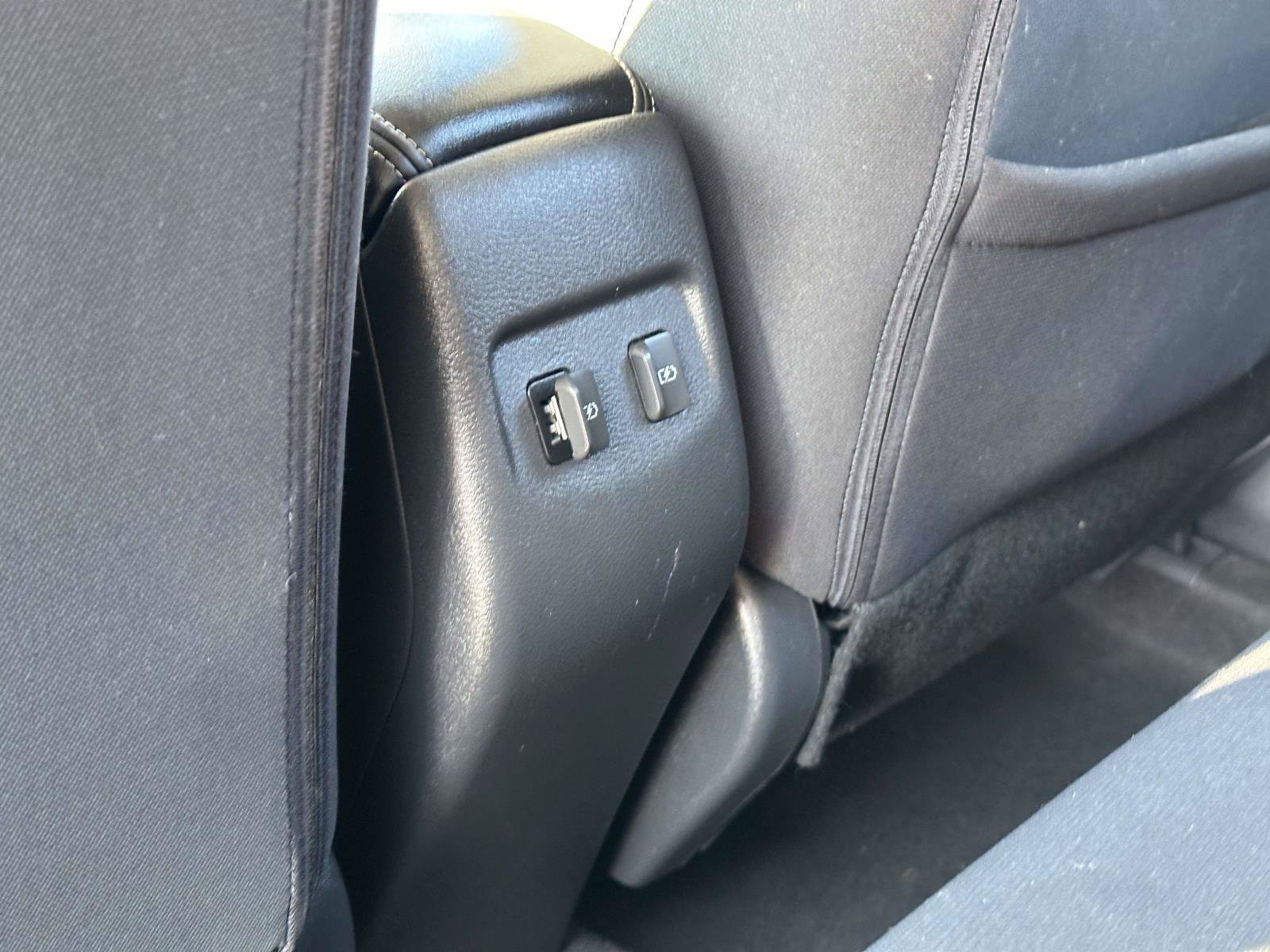 Used 2024 Nissan Kicks SV FWD image 25