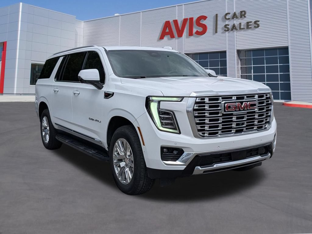 Used 2025 GMC Yukon XL Denali AWD/4WD image 3
