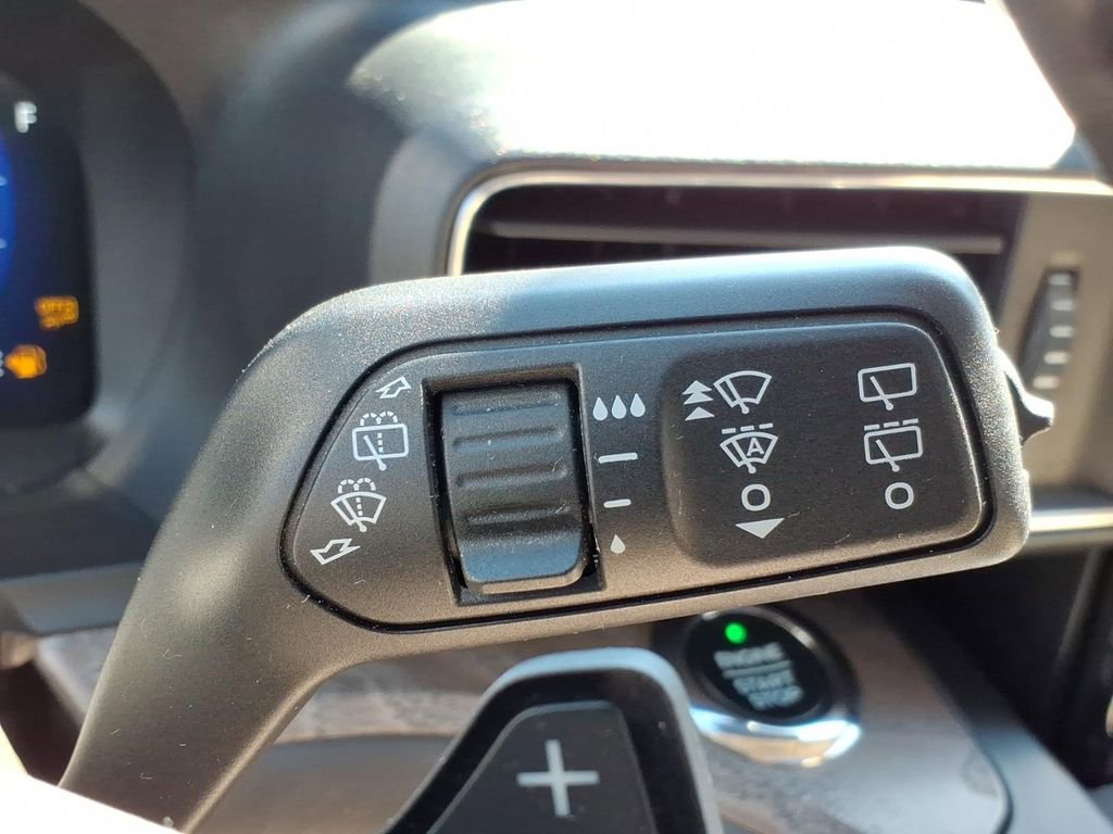 Used 2020 Ford Explorer Platinum w/ Premium Technology Package image 24