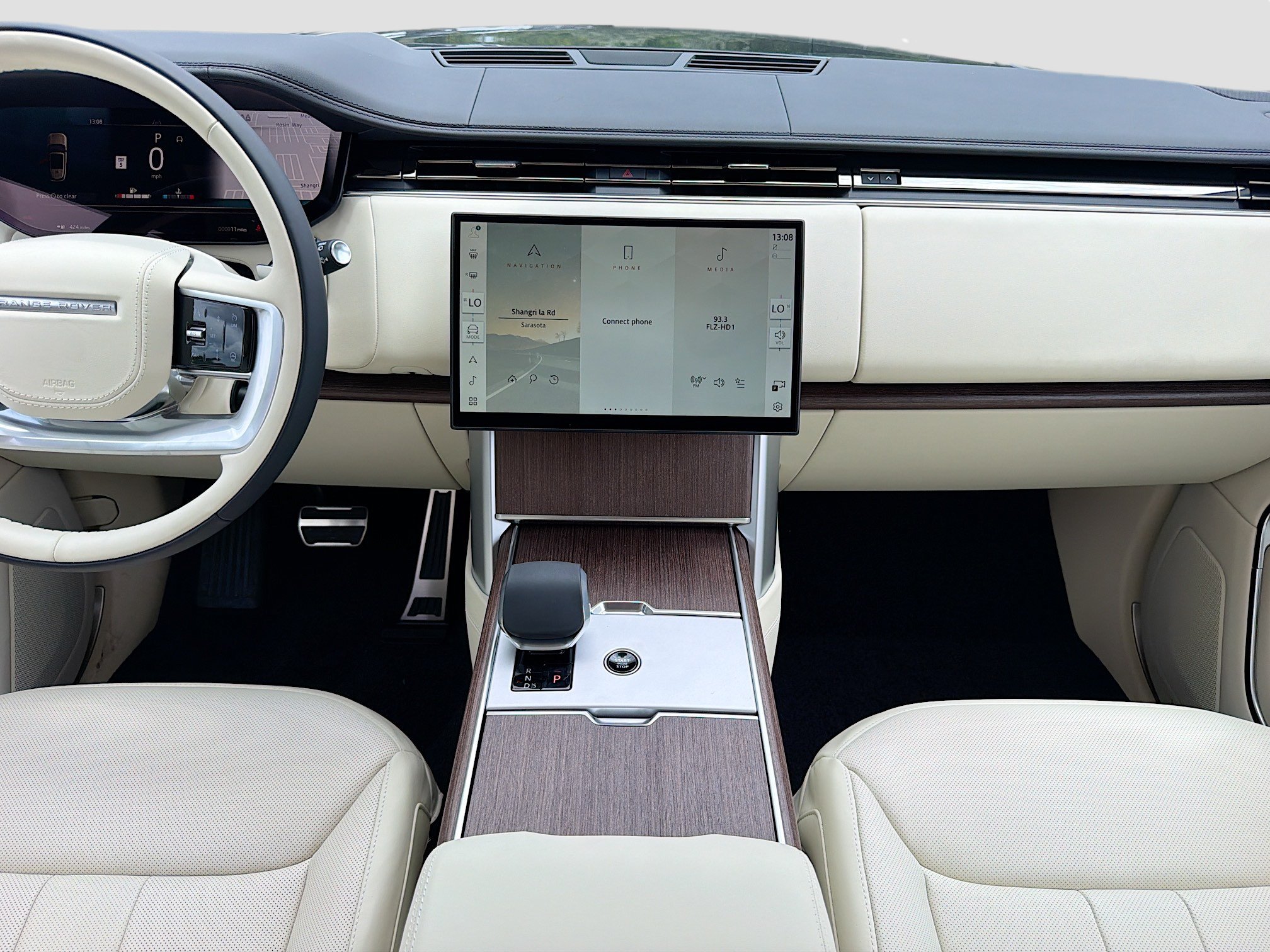 New 2026 Land Rover Range Rover Long Wheelbase SE AWD/4WD image 20