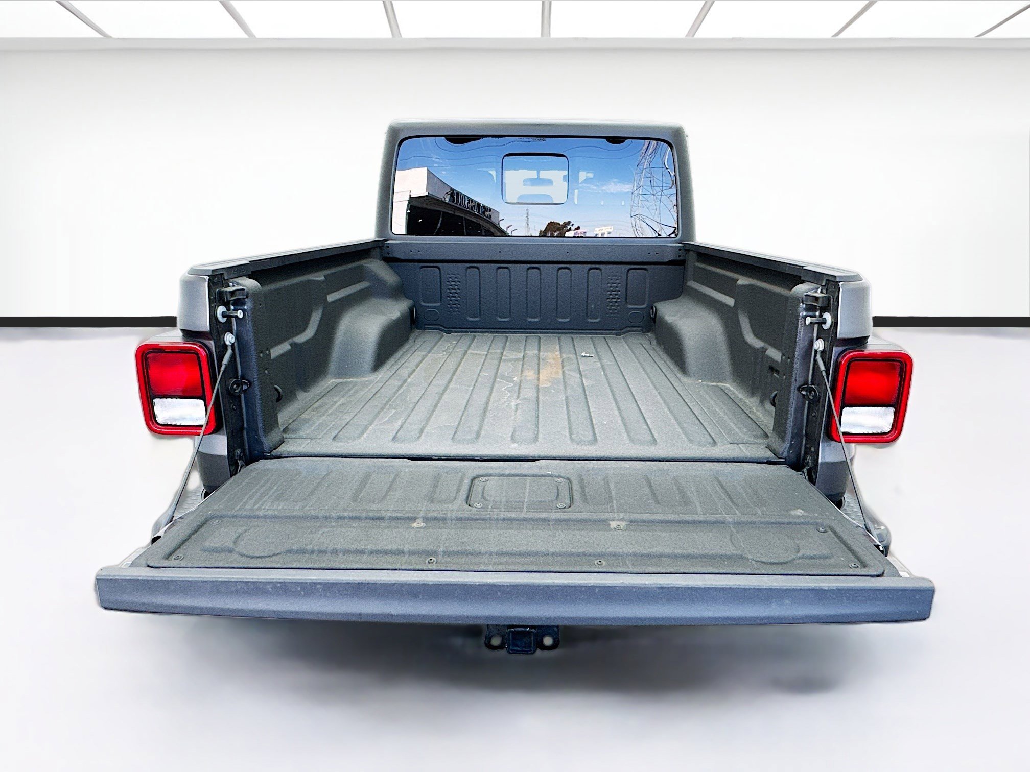Used 2023 Jeep Gladiator Sport AWD/4WD image 17