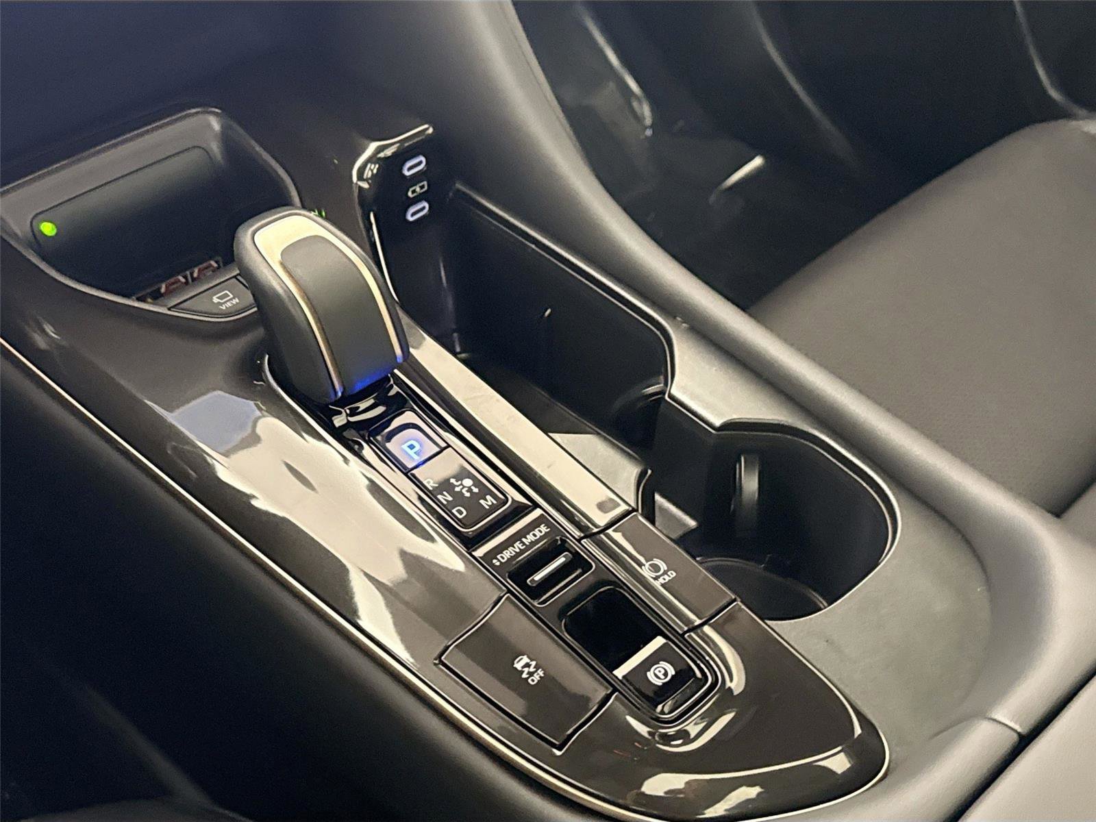 Certified 2025 Toyota Crown Platinum image 28