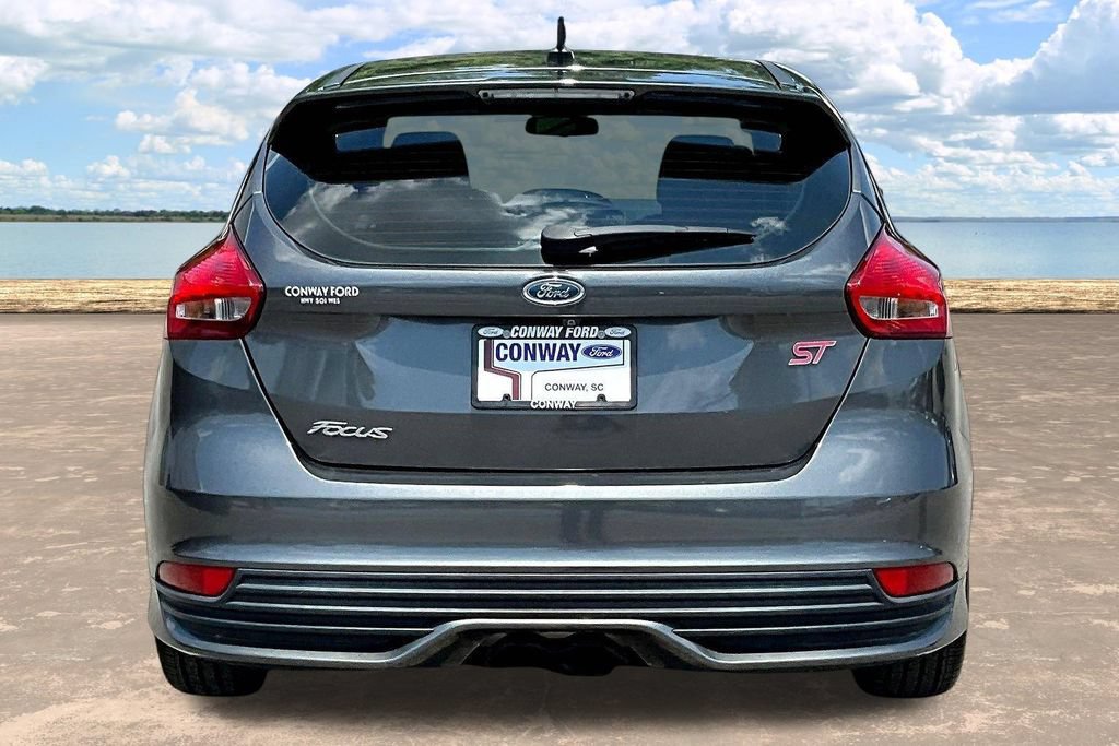 Used 2017 Ford Focus ST FWD image 7