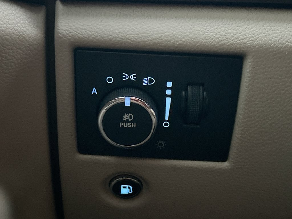 Used 2014 Jeep Grand Cherokee Laredo w/ Quick Order Package 23E AWD/4WD image 19