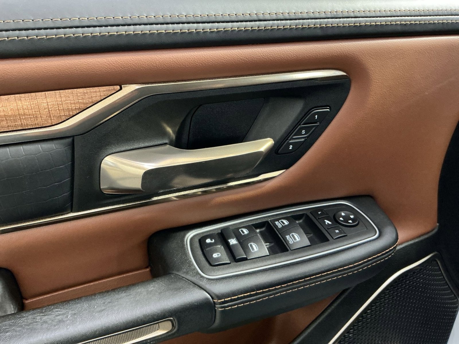 Used 2023 RAM 1500 Limited image 23