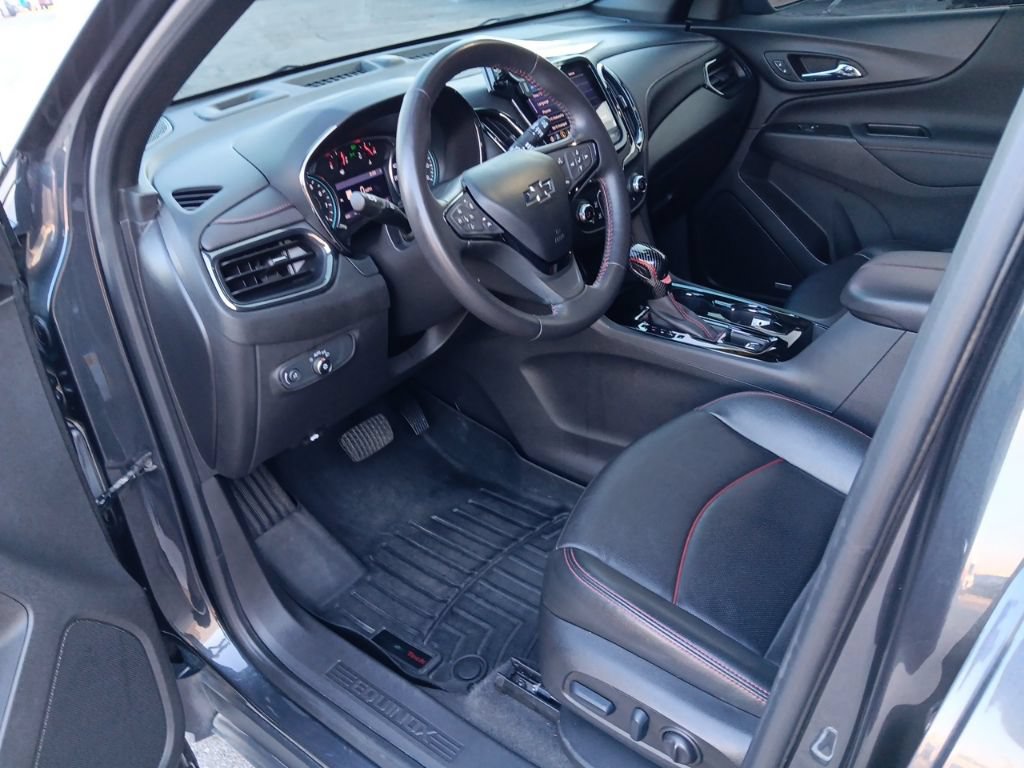 Used 2022 Chevrolet Equinox RS w/ RS Leather Package FWD image 28