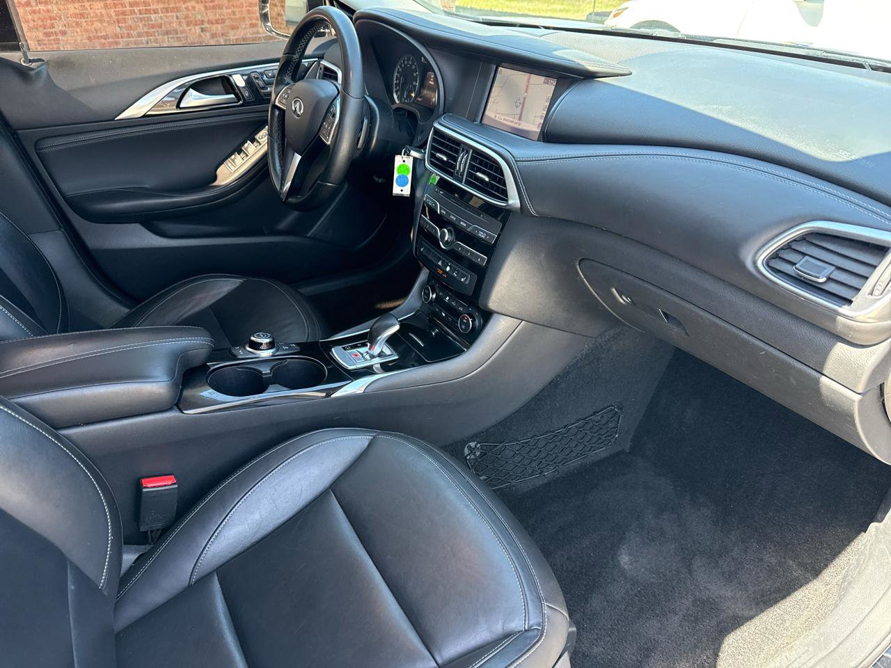 Used 2017 INFINITI QX30 Premium w/ Navigation Package image 49