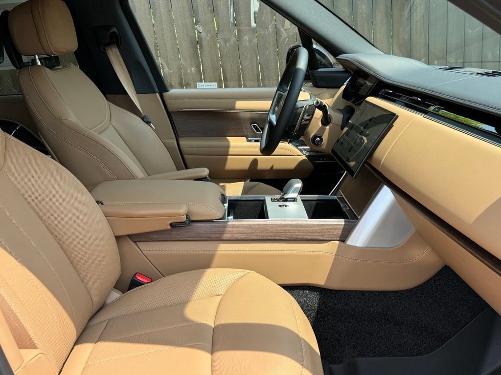 New 2026 Land Rover Range Rover Long Wheelbase SE AWD/4WD image 12