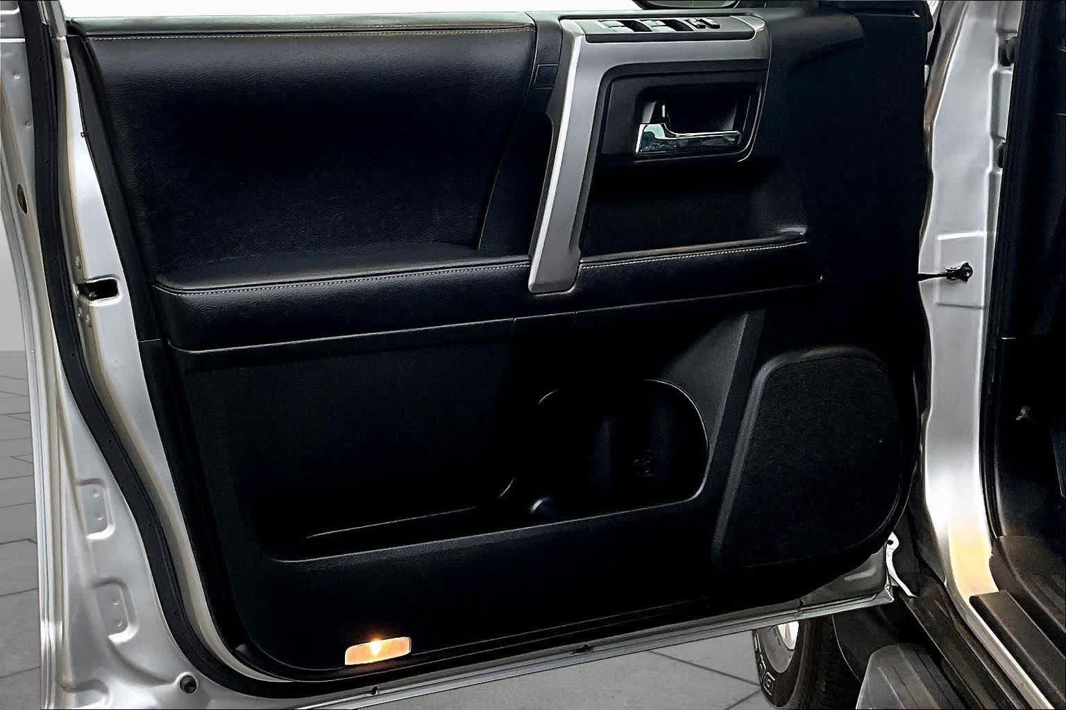Used 2019 Toyota 4Runner SR5 Premium RWD image 21