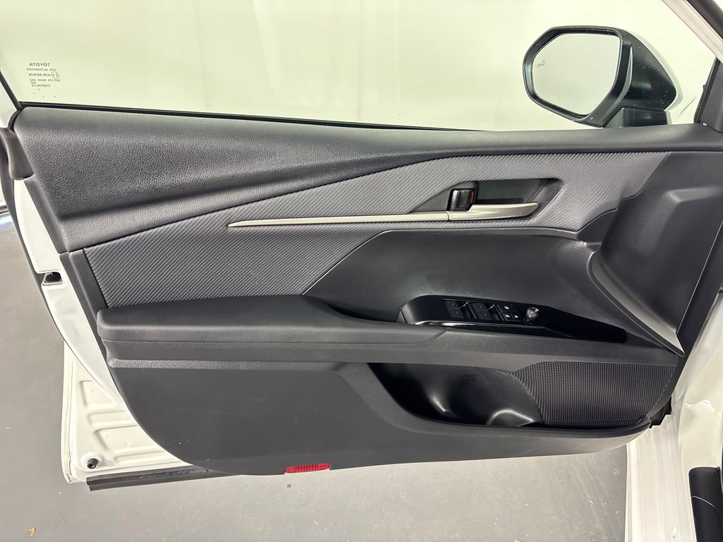 Used 2025 Toyota Camry SE w/ Convenience Package FWD image 26