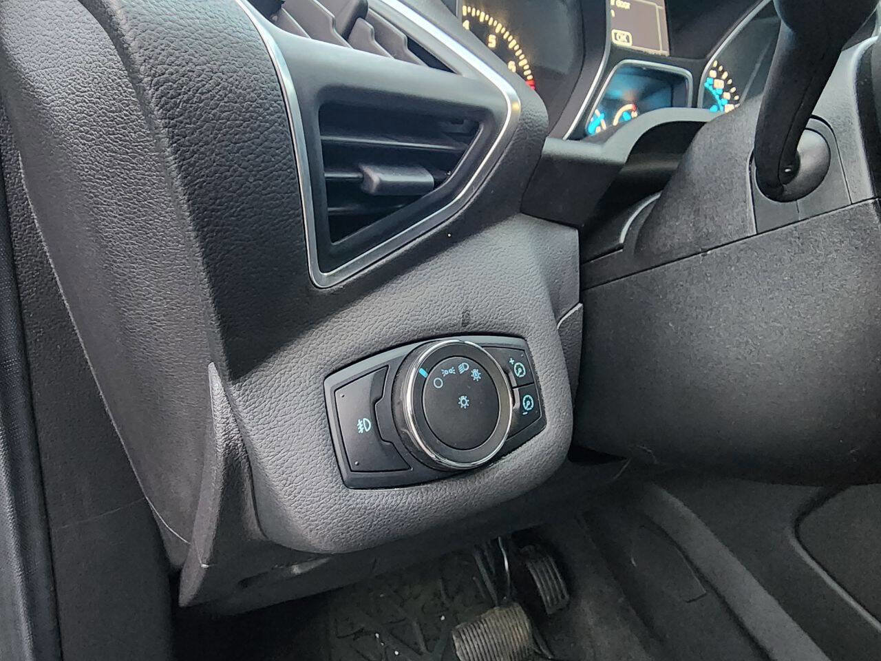 Used 2013 Ford Escape SEL image 25