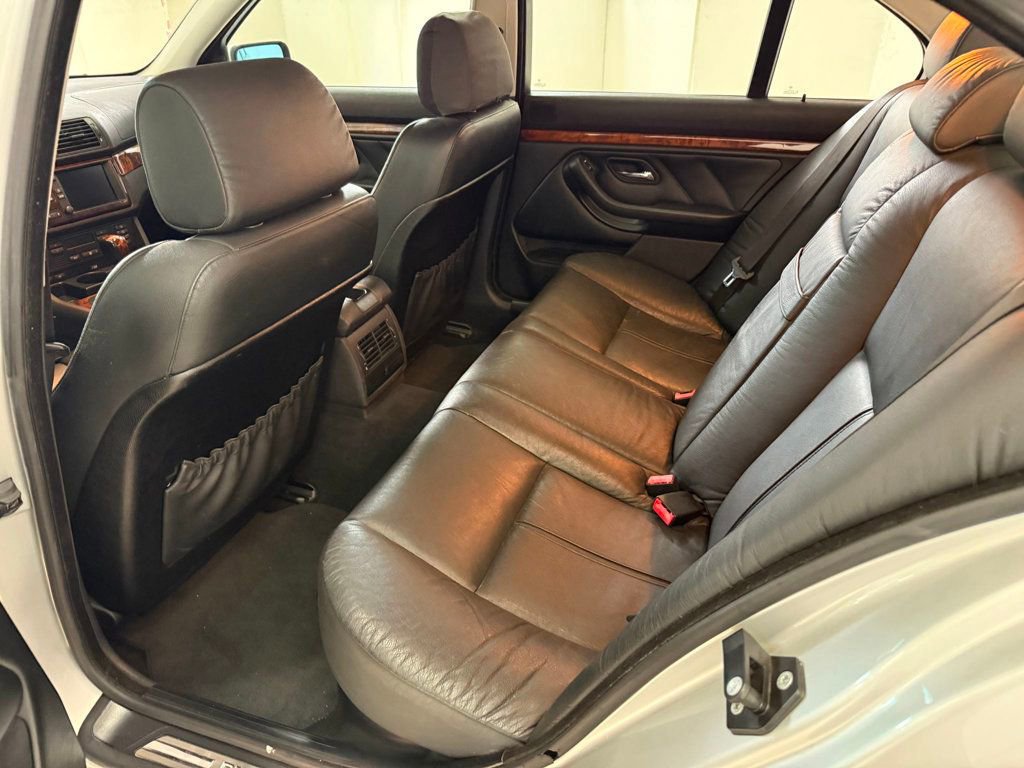 Used 2000 BMW 540i Sedan image 48