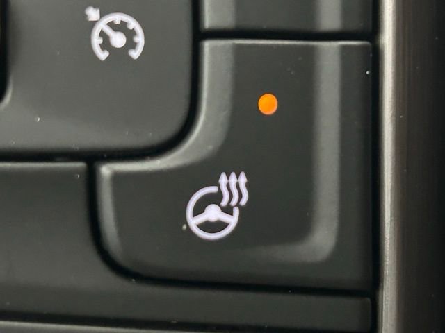 Used 2025 GMC Sierra 1500 AT4 w/ Technology Package image 9