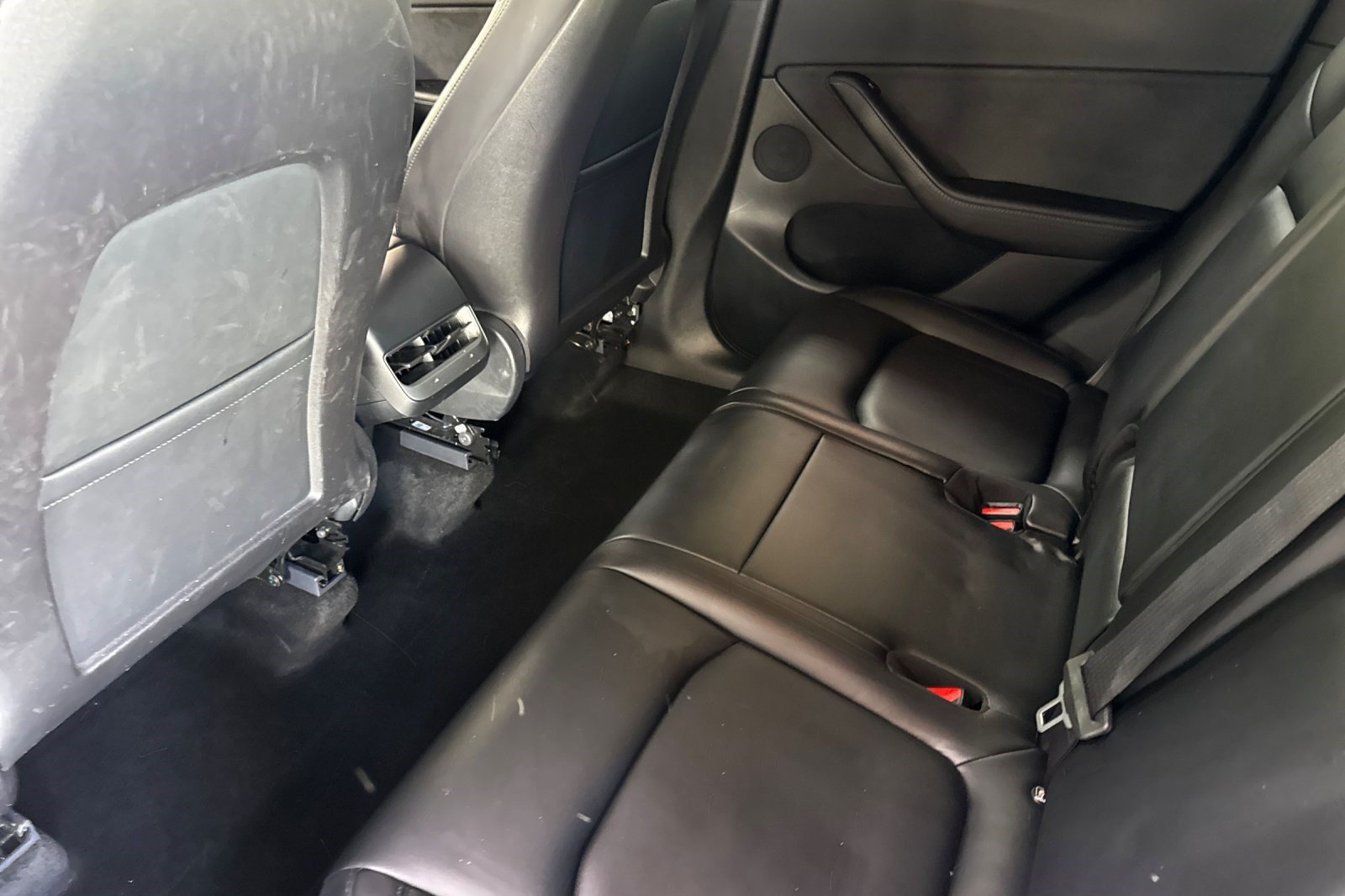 Used 2021 Tesla Model Y Long Range AWD/4WD image 26