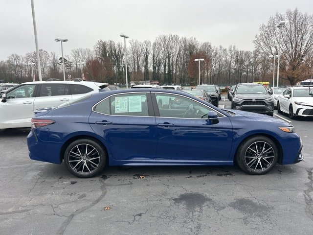 Used 2024 Toyota Camry SE image 4